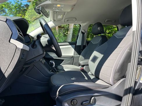 Certified 2023 Volkswagen Taos SE AWD/4WD image 8