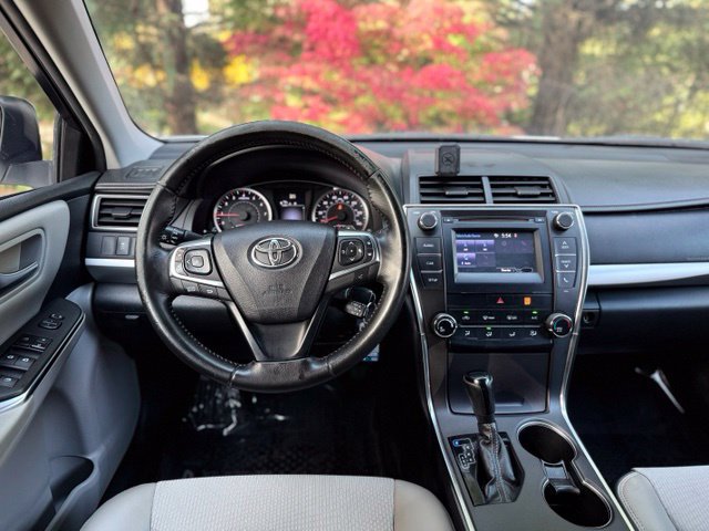 Used 2016 Toyota Camry SE FWD image 19