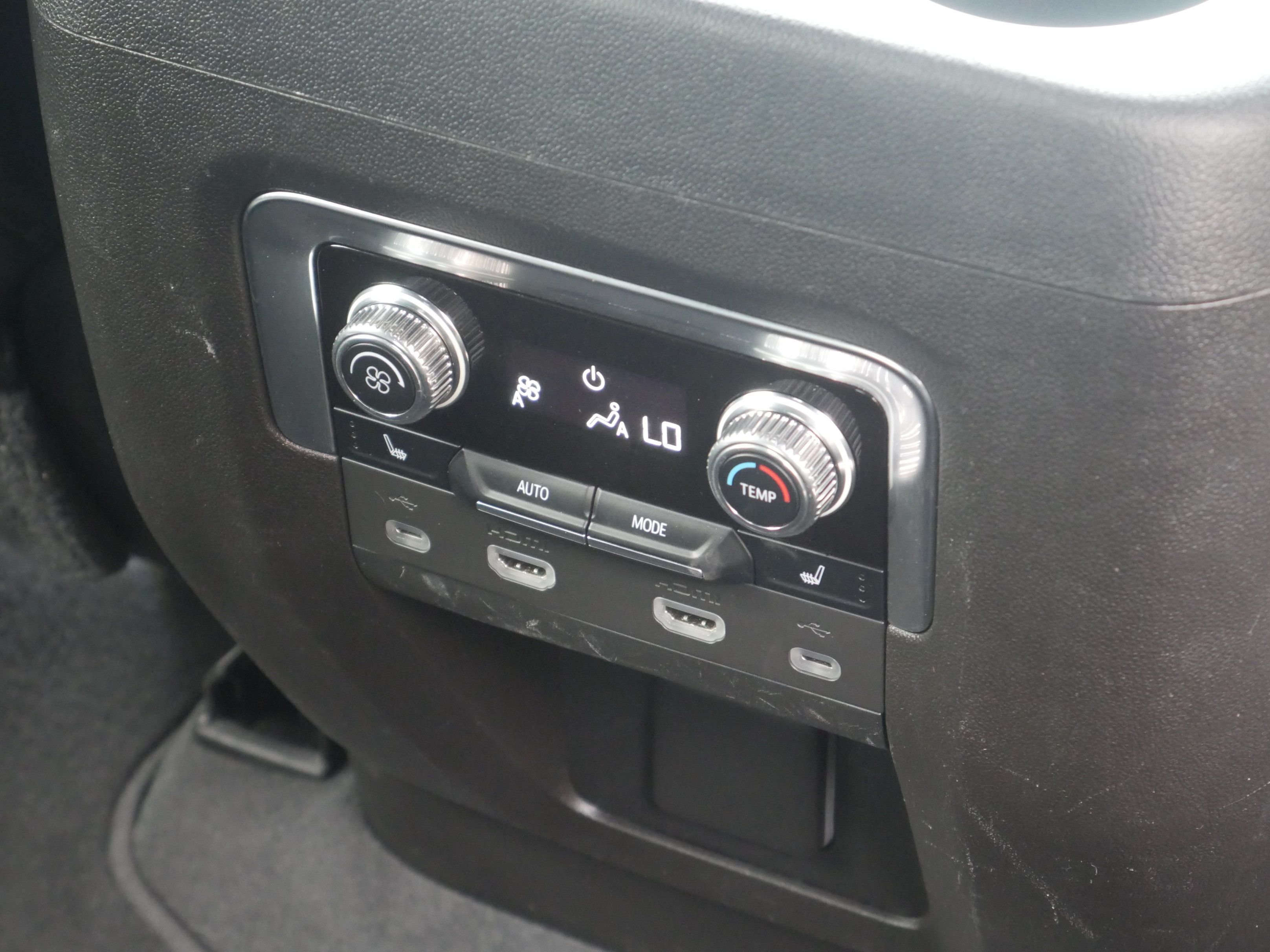 Used 2021 GMC Yukon SLT w/ Rear Media and Nav Package AWD/4WD image 36