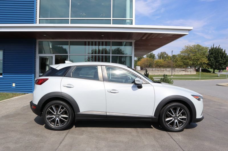 Used 2017 MAZDA CX-3 Touring w/ Premium Package AWD/4WD image 2