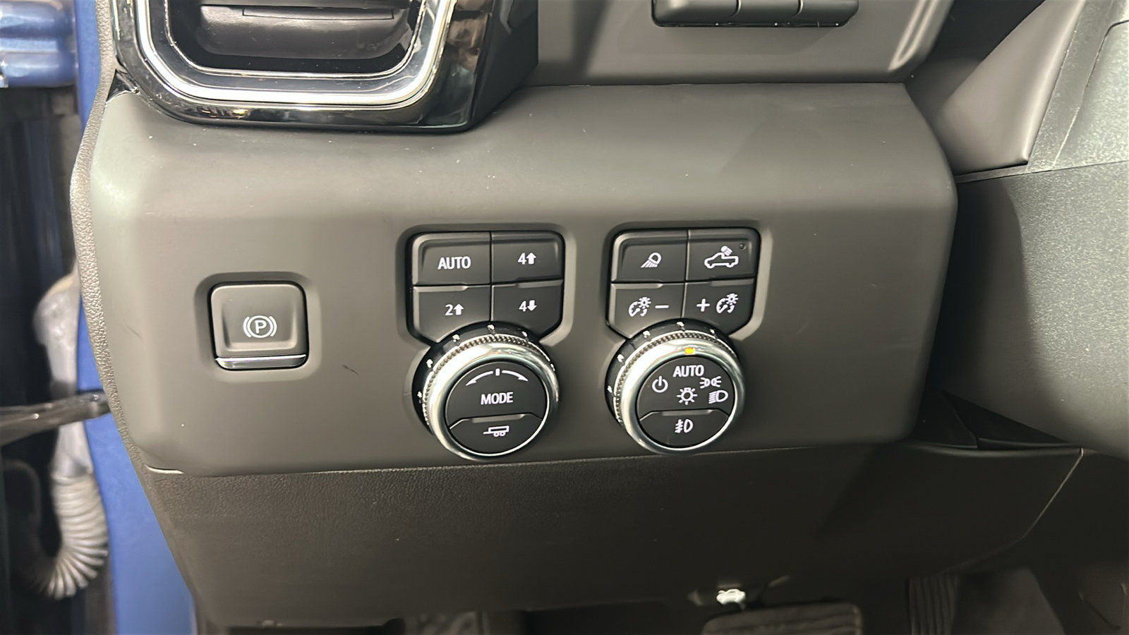 Used 2024 GMC Sierra 1500 Denali AWD/4WD image 24