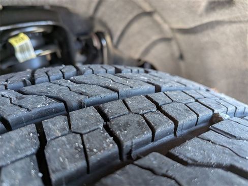 Used 2021 Chevrolet Colorado W/T image 12