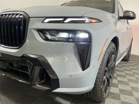 Used 2026 BMW X7 xDrive40i w/ M Sport Package AWD/4WD image 9