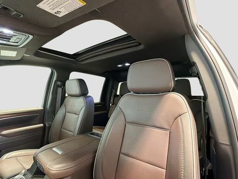 Used 2025 GMC Sierra 3500 Denali w/ Denali Reserve Package AWD/4WD image 20