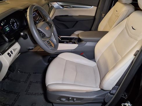 Certified 2025 Cadillac XT5 Premium Luxury image 12