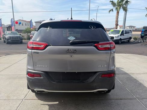 Used 2018 Jeep Cherokee Limited AWD/4WD image 5