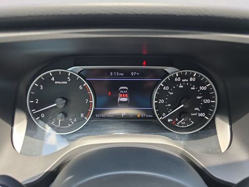 Used 2024 Nissan Rogue S FWD image 34