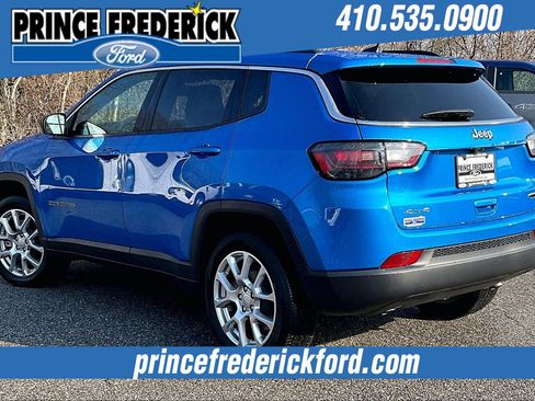 Used 2024 Jeep Compass Latitude w/ Sun and Sound Group image 11