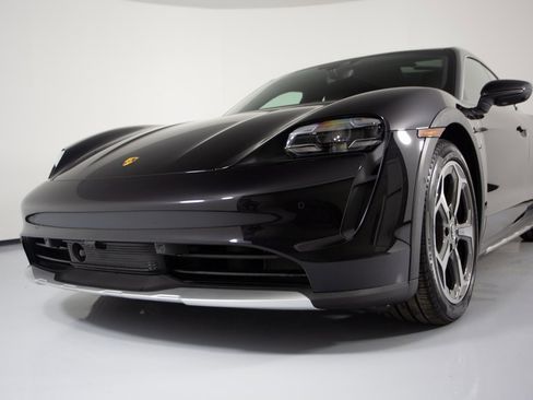 Certified 2023 Porsche Taycan 4S image 39