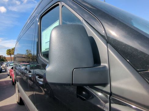 Used 2025 Mercedes-Benz Sprinter 2500 image 23