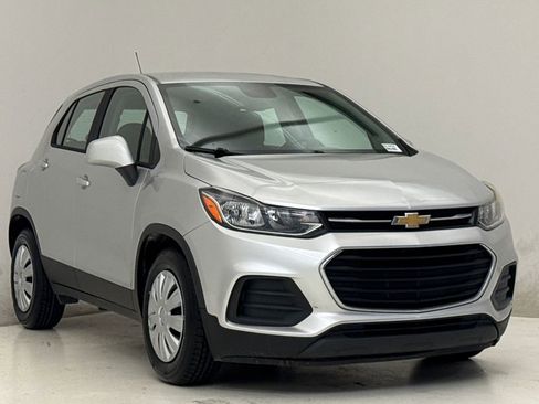 Used 2017 Chevrolet Trax LS FWD image 4