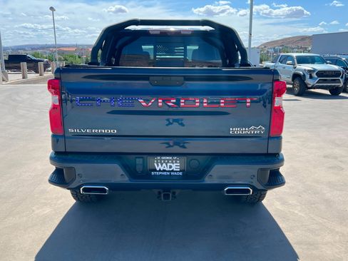 Used 2021 Chevrolet Silverado 1500 High Country w/ Technology Package AWD/4WD image 5