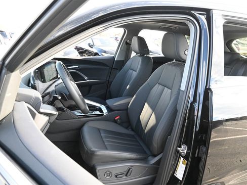 Certified 2025 Audi Q5 Premium w/ Convenience Package image 16