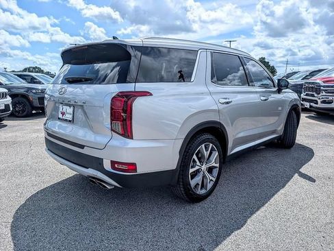 Used 2022 Hyundai Palisade SEL w/ Premium Package FWD image 6