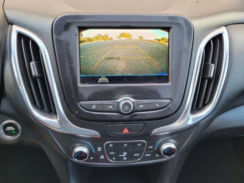 Used 2019 Chevrolet Equinox LT w/ Driver Convenience Package image 12