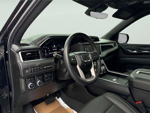 Used 2024 GMC Yukon Denali image 23