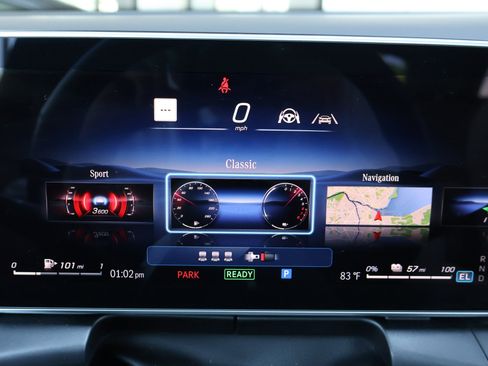 Used 2025 Mercedes-Benz GLC 350e 4MATIC image 31