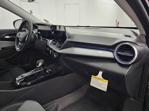 New 2026 Chevrolet Trax LT w/ Driver Confidence Package FWD image 12