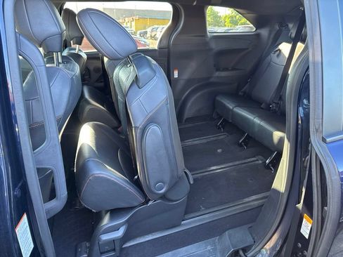 Used 2024 Toyota Sienna XSE AWD/4WD image 11