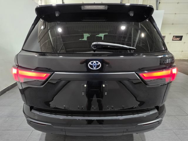 Used 2024 Toyota Sequoia SR5 w/ SR5 Premium Package AWD/4WD image 4