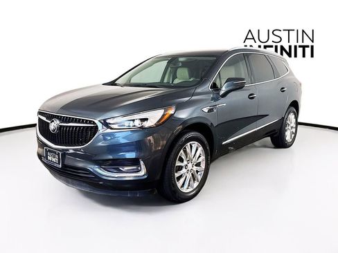 Used 2020 Buick Enclave Essence w/ Sound and Sites Package image 3