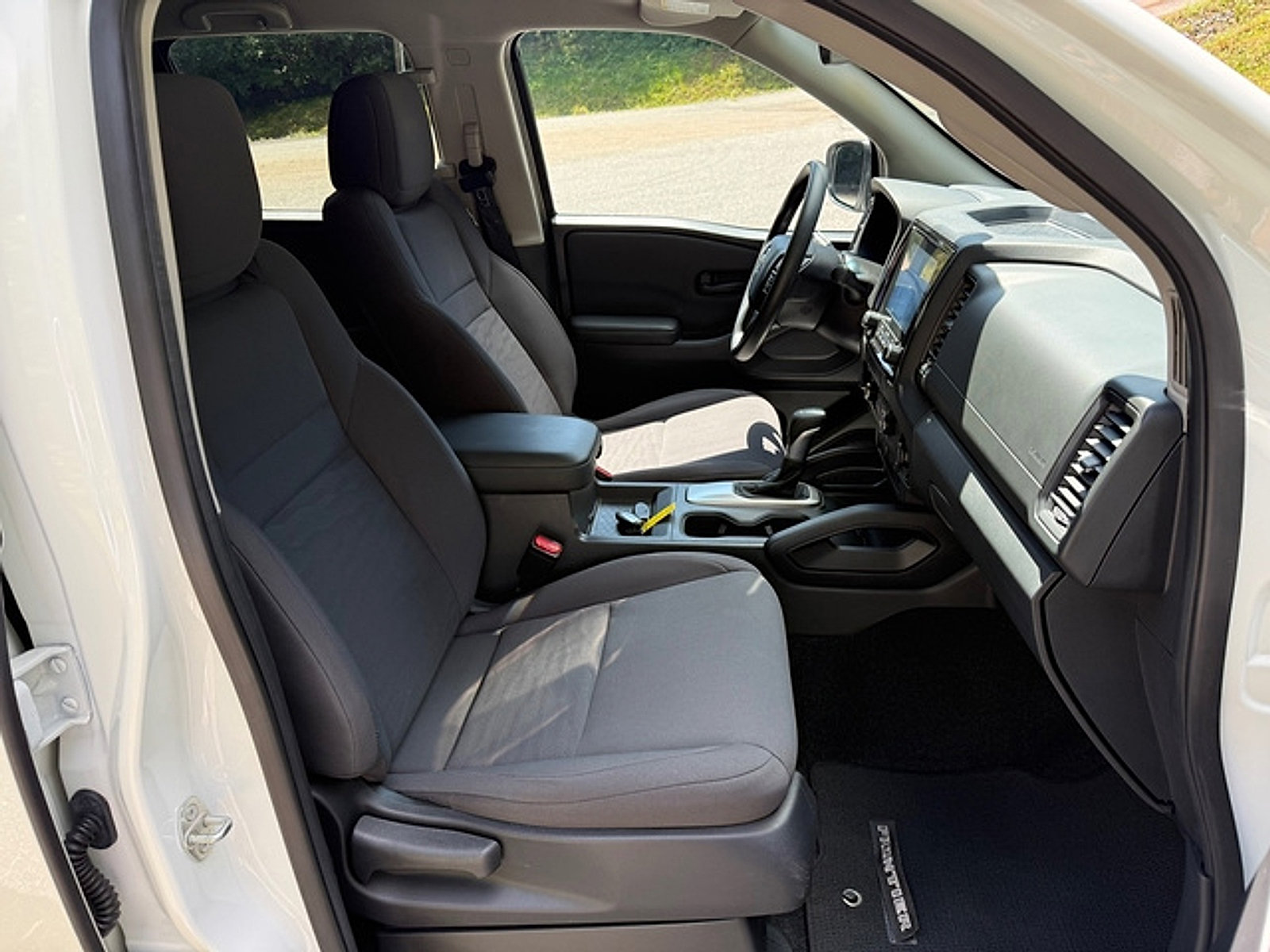 Used 2022 Nissan Frontier S w/ Technology Package AWD/4WD image 17