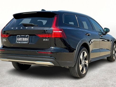 Certified 2024 Volvo V60 B5 Cross Country Plus image 2