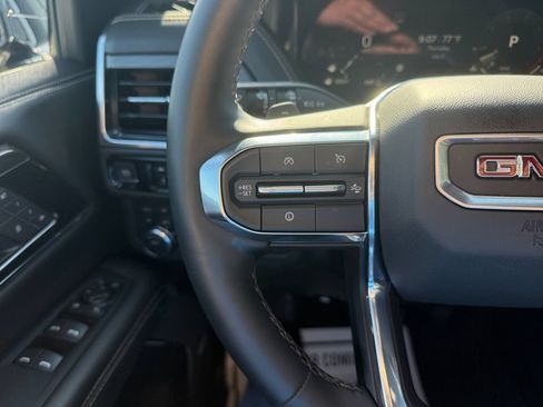Used 2025 GMC Yukon XL Elevation AWD/4WD image 36