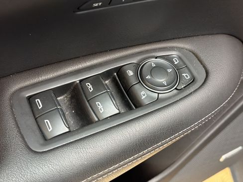 Used 2022 Cadillac XT5 Premium Luxury w/ Technology Package FWD image 15