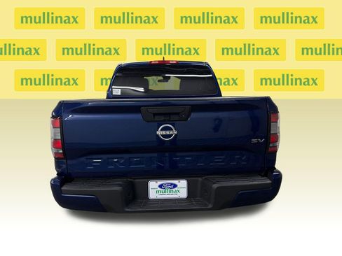 Used 2022 Nissan Frontier SV RWD image 9