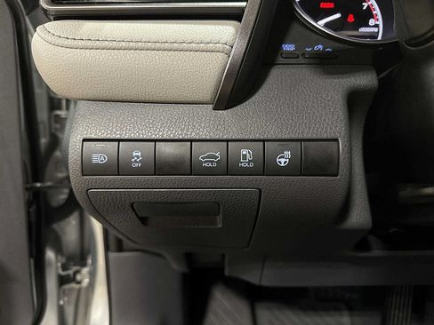 Used 2021 Toyota Camry XLE AWD/4WD image 30