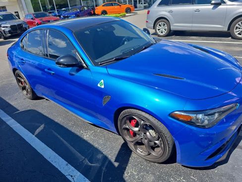 Used 2023 Alfa Romeo Giulia Quadrifoglio RWD image 2