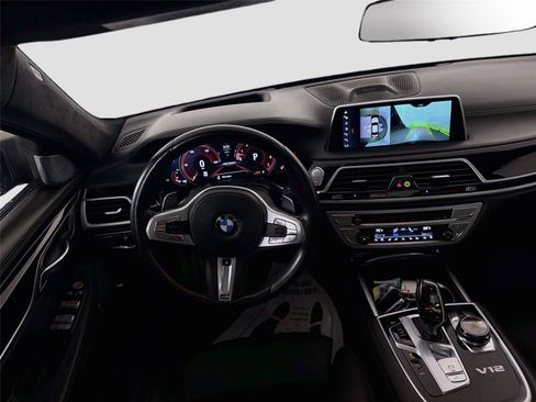Used 2018 BMW M760i xDrive AWD/4WD image 25