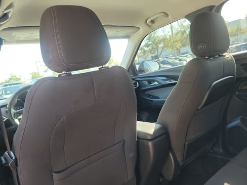 Used 2021 Chevrolet TrailBlazer LS FWD image 19
