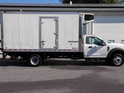 Used 2019 Ford F550 2WD Regular Cab Super Duty image 2