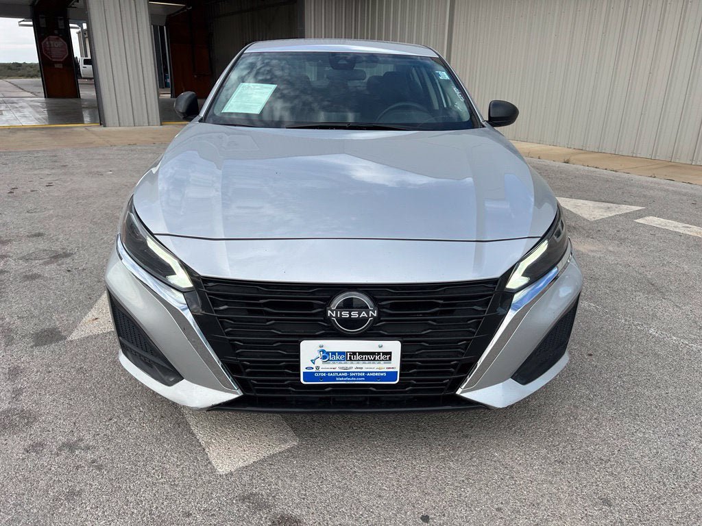 Used 2024 Nissan Altima 2.5 SV FWD image 10