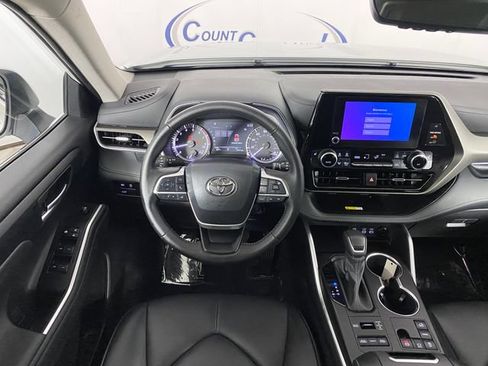 Used 2023 Toyota Highlander XLE AWD/4WD image 20
