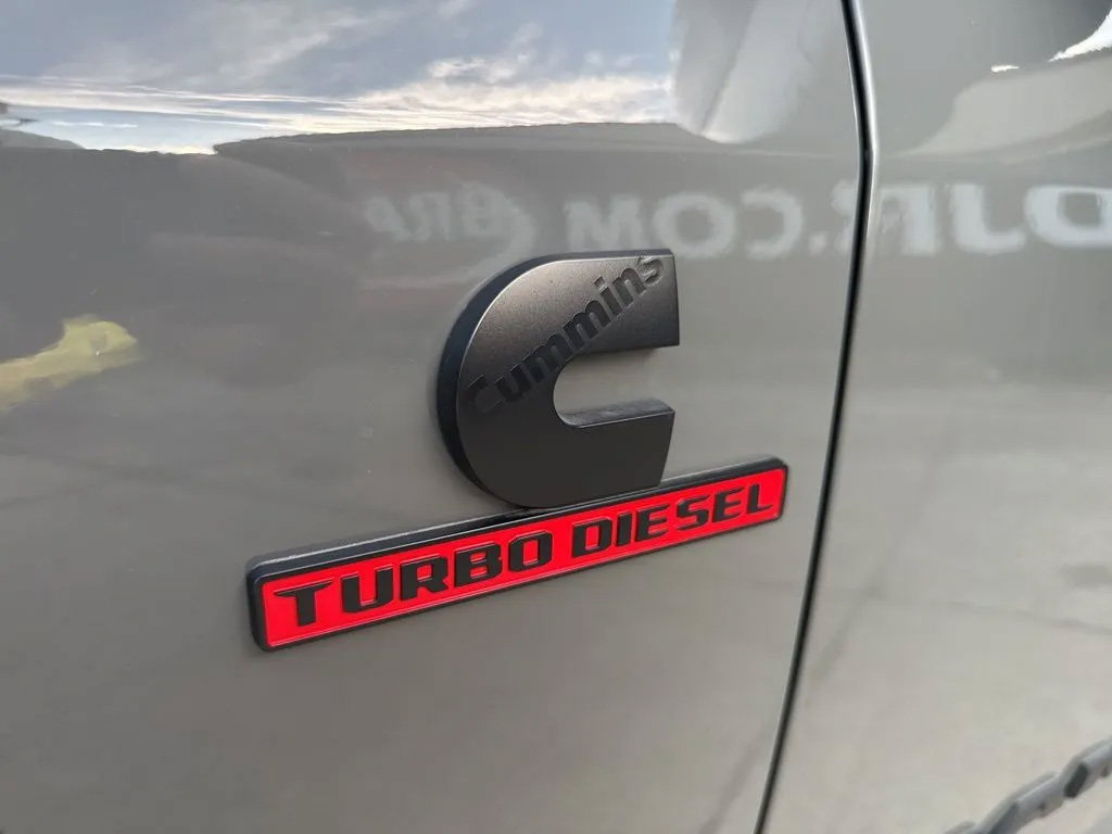 New 2026 RAM 2500 Laramie AWD/4WD image 30
