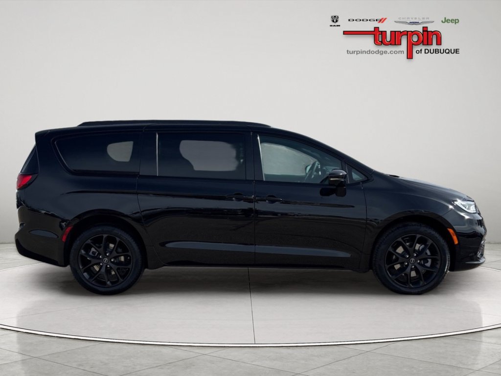 New 2026 Chrysler Pacifica Select w/ S Appearance Package AWD/4WD image 6