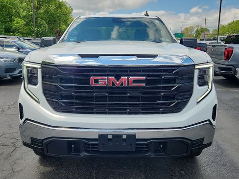 Used 2024 GMC Sierra 1500 Pro w/ Pro Value Package AWD/4WD image 2