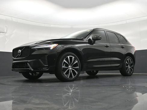 Certified 2024 Volvo XC60 B5 Plus w/ Protection Package Premier AWD/4WD image 27