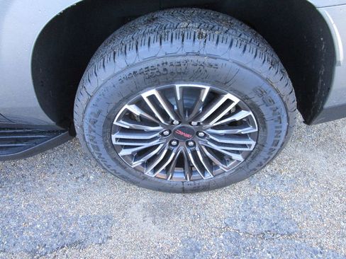 New 2026 GMC Yukon XL Elevation w/ Elevation Premium Package image 9