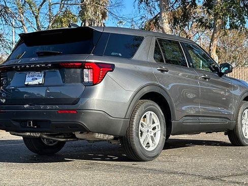 New 2026 Ford Explorer Active image 5