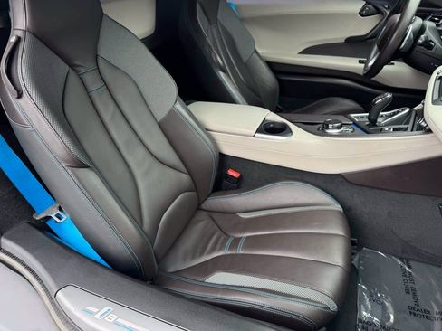 Used 2019 BMW i8 Roadster AWD/4WD image 21