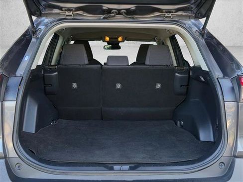 Used 2020 Toyota RAV4 LE FWD image 18
