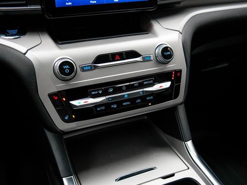 Used 2023 Ford Explorer XLT w/ Equipment Group 202A image 30