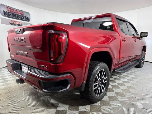 Used 2024 GMC Sierra 1500 AT4 w/ Technology Package image 4