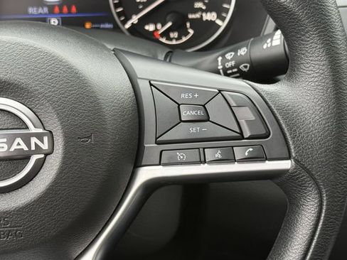 Used 2024 Nissan Altima 2.5 SV FWD image 15