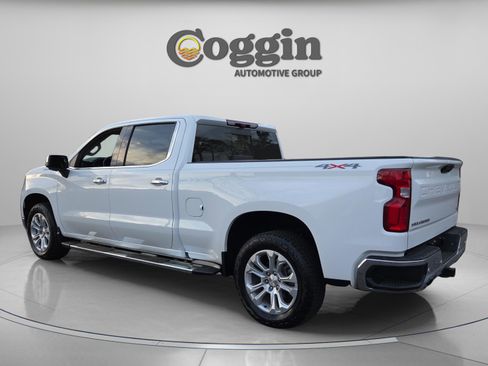Used 2022 Chevrolet Silverado 1500 LTZ w/ LTZ Premium Package image 3