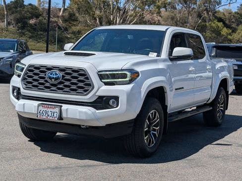 Used 2023 Toyota Tacoma TRD Sport w/ Black Out Package (TMS) AWD/4WD image 11